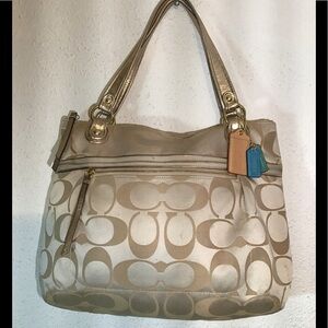 Coach signature C shoulder bag